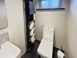 En-suite- click for photo gallery